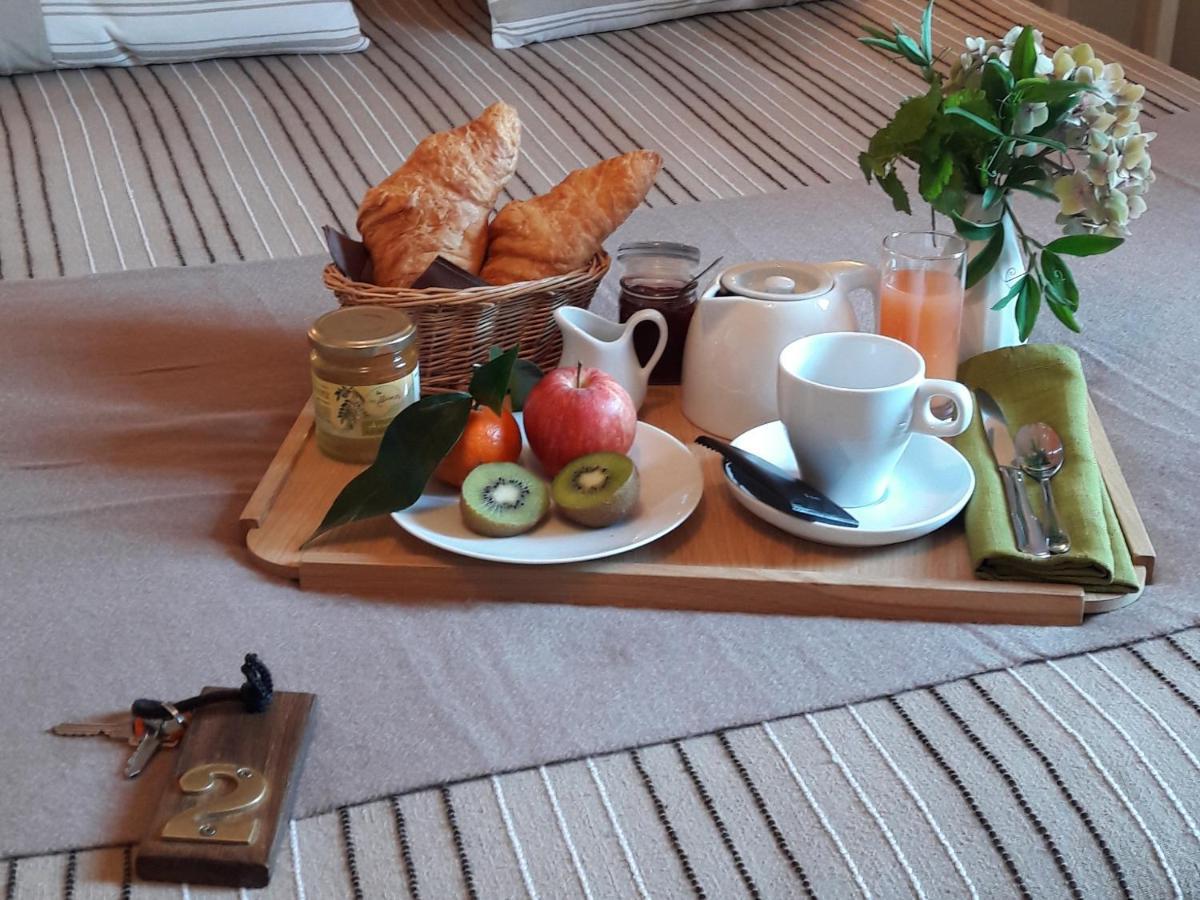 Logis Hotel Restaurant La Barguillere Saint-Pierre-de-Rivière Zewnętrze zdjęcie