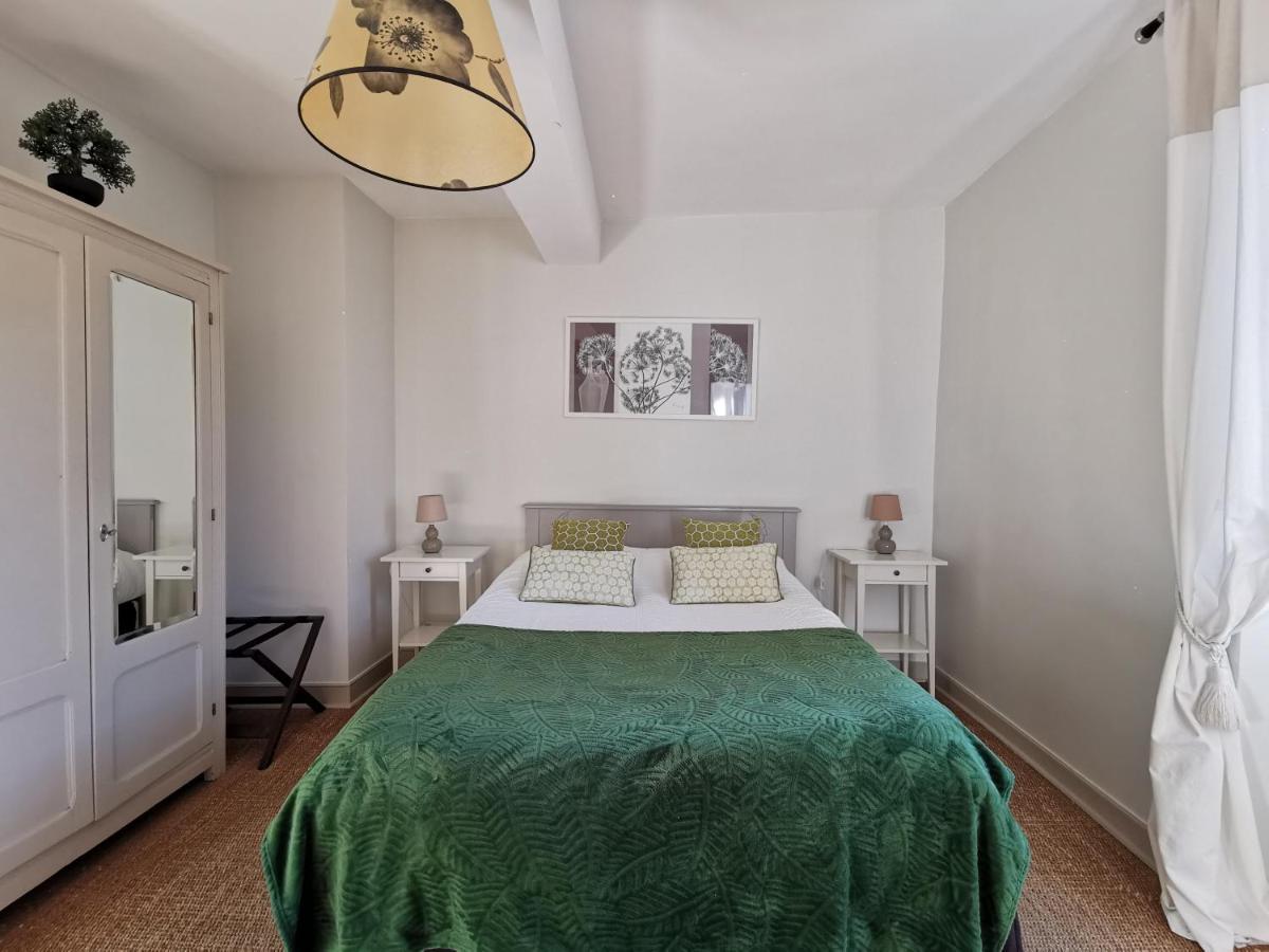 Logis Hotel Restaurant La Barguillere Saint-Pierre-de-Rivière Zewnętrze zdjęcie