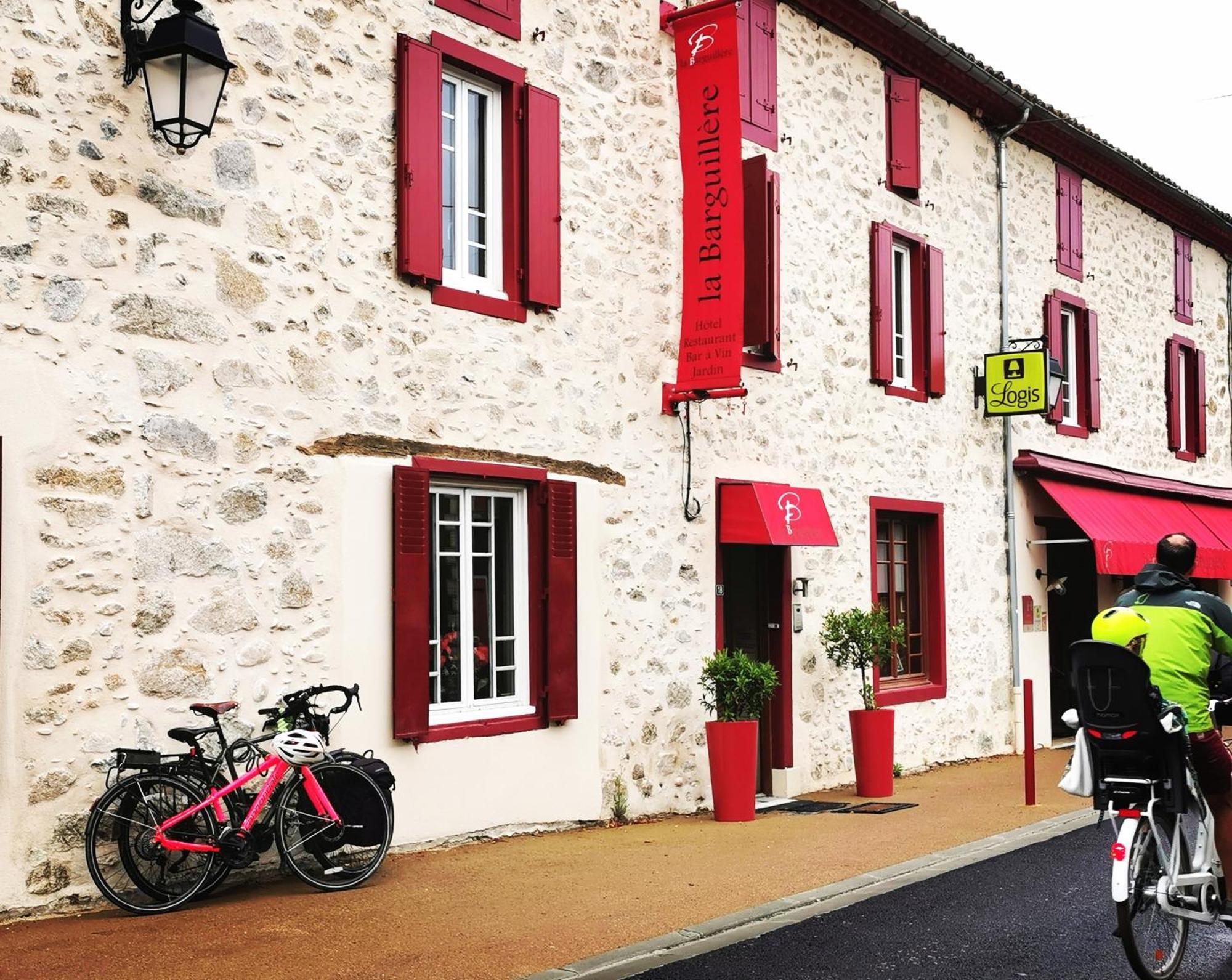 Logis Hotel Restaurant La Barguillere Saint-Pierre-de-Rivière Zewnętrze zdjęcie