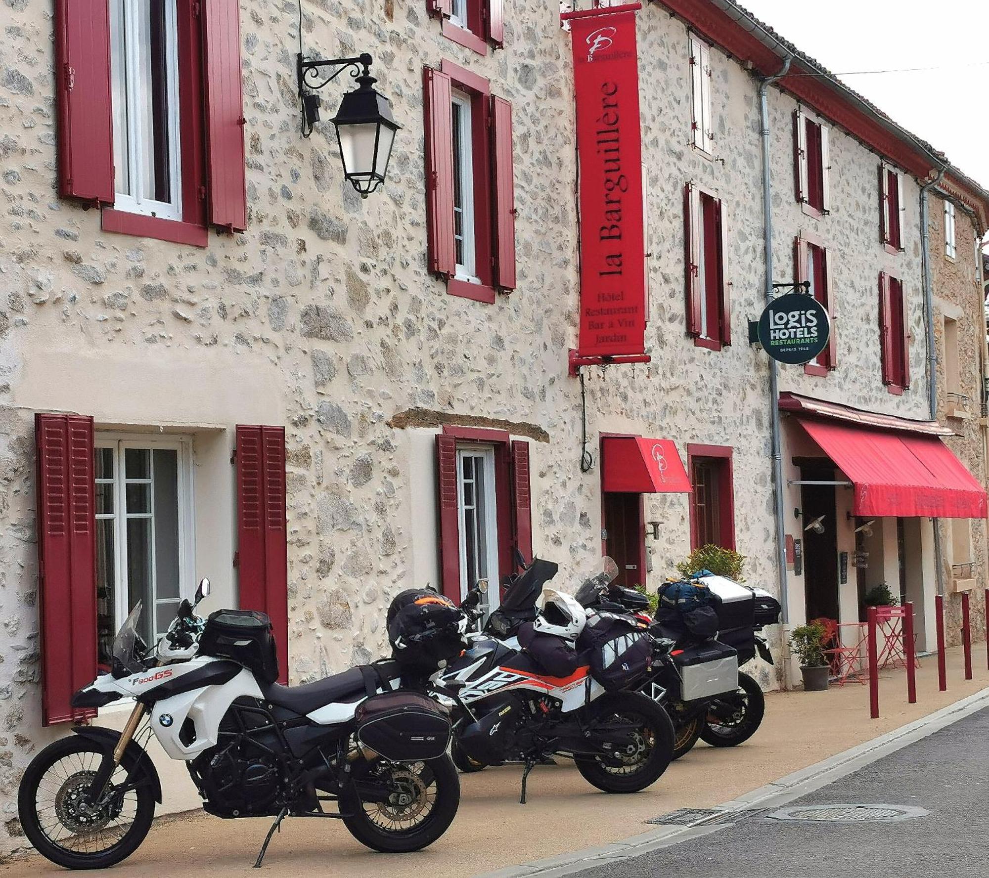 Logis Hotel Restaurant La Barguillere Saint-Pierre-de-Rivière Zewnętrze zdjęcie