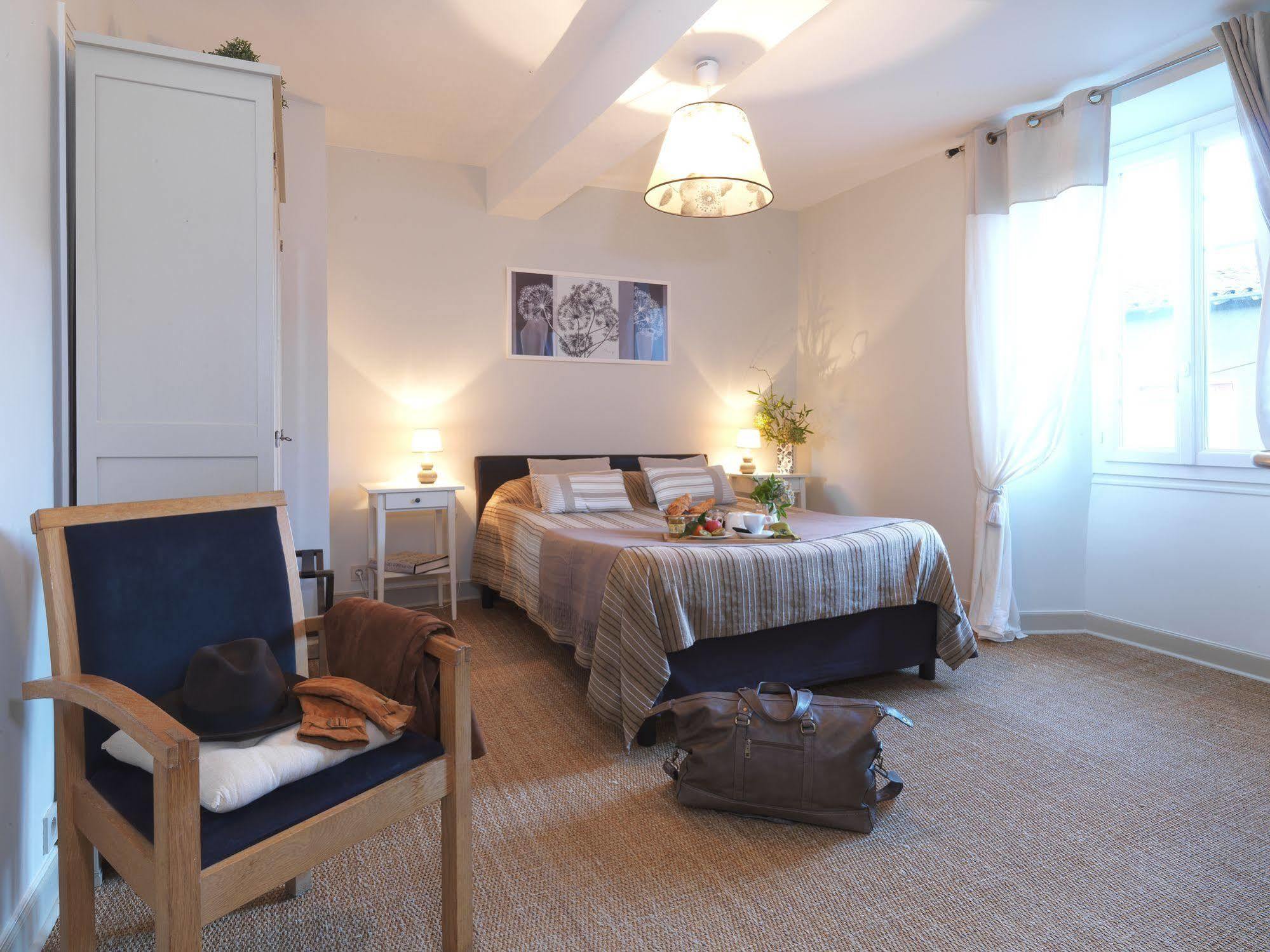 Logis Hotel Restaurant La Barguillere Saint-Pierre-de-Rivière Zewnętrze zdjęcie